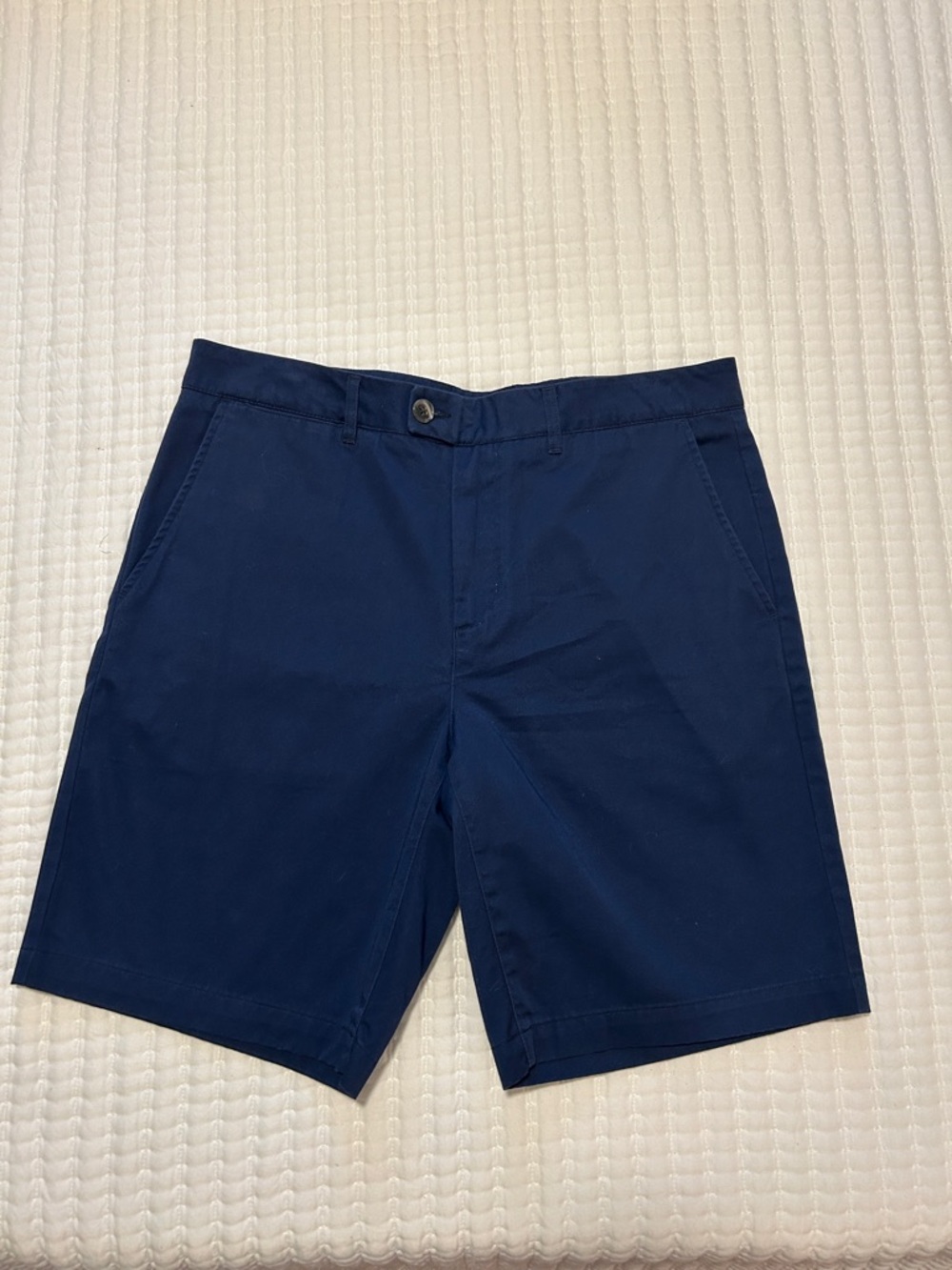 New Without Tags Criquet Navy Flat-Front Men's Shorts size 32” and 9” inseam